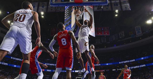 蓝鲸体育直播-泰森新高39分莫布利扣篮准绝杀 骑士客场险胜76人